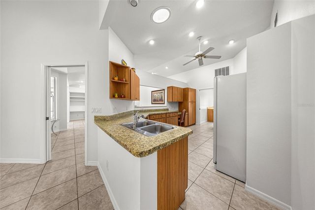 9600 N HOLYOAK TERRACE, Dunnellon, FL 34433