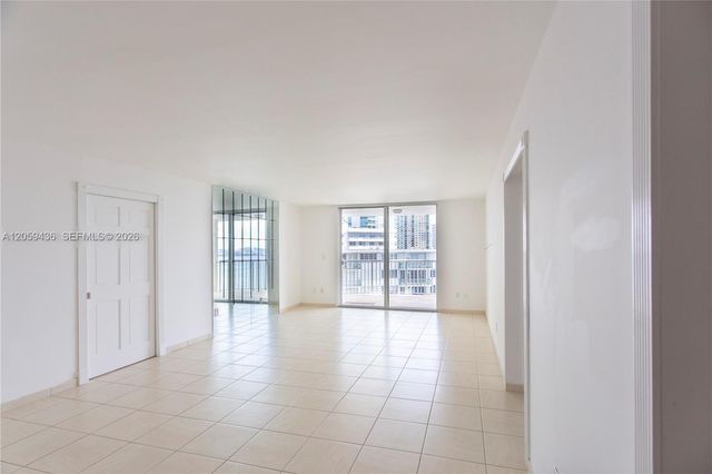 1420 Brickell Bay Dr 1604B, Miami, FL 33131
