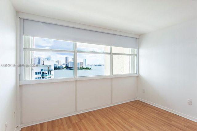 1420 Brickell Bay Dr 1604B, Miami, FL 33131