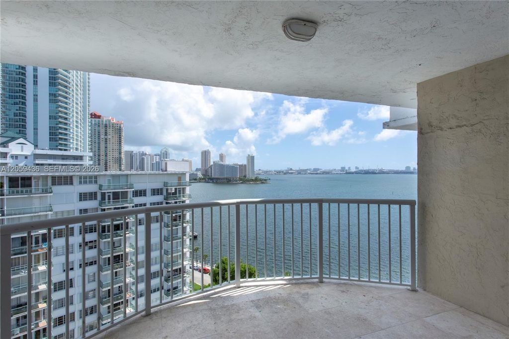 1420 Brickell Bay Dr 1604B, Miami, FL 33131