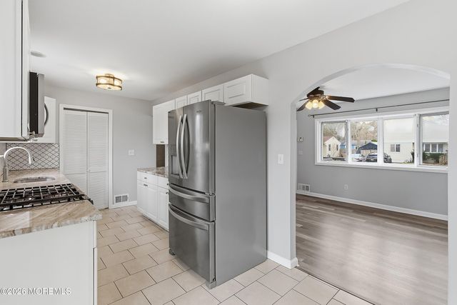 39 Harborage Avenue, Bayville, NJ 08721