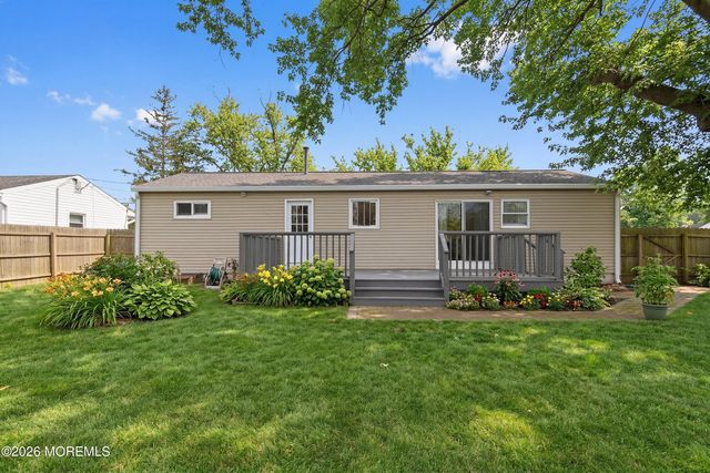 39 Harborage Avenue, Bayville, NJ 08721