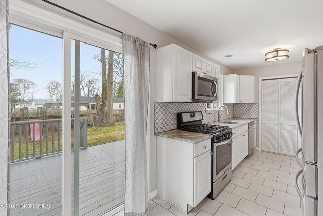 39 Harborage Avenue, Bayville, NJ 08721