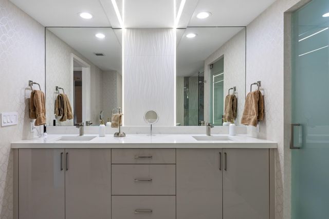 3101 S Ocean Drive 901, Hollywood, FL 33019