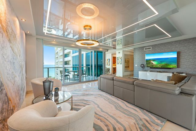 3101 S Ocean Drive 901, Hollywood, FL 33019