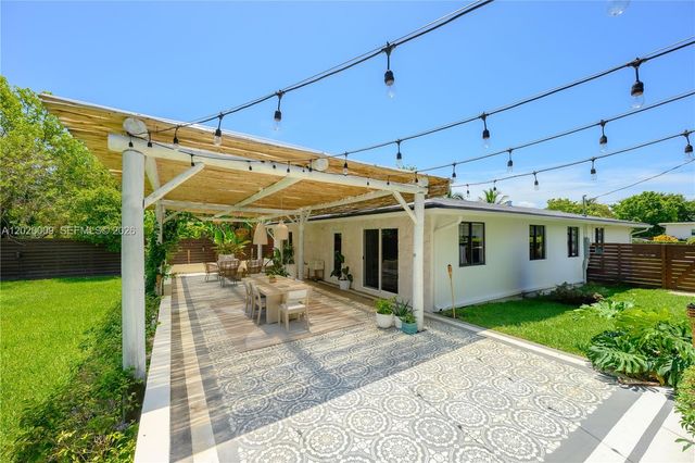 465 NE 112th St, Miami, FL 33161
