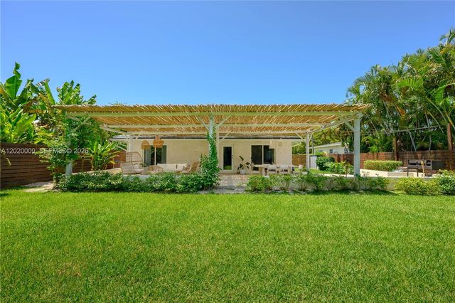 465 NE 112th St, Miami, FL 33161