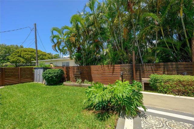 465 NE 112th St, Miami, FL 33161