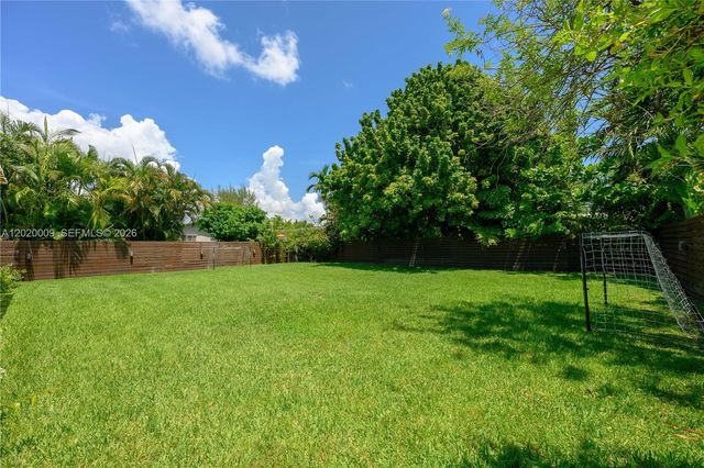 465 NE 112th St, Miami, FL 33161