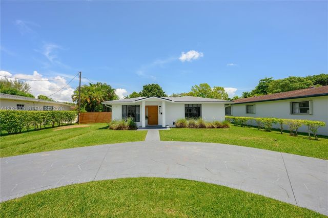 465 NE 112th St, Miami, FL 33161