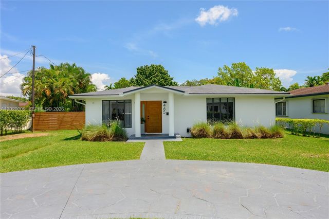 465 NE 112th St, Miami, FL 33161