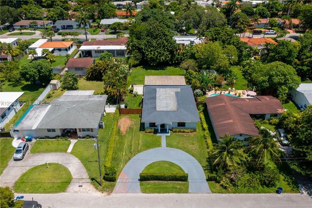 465 NE 112th St, Miami, FL 33161