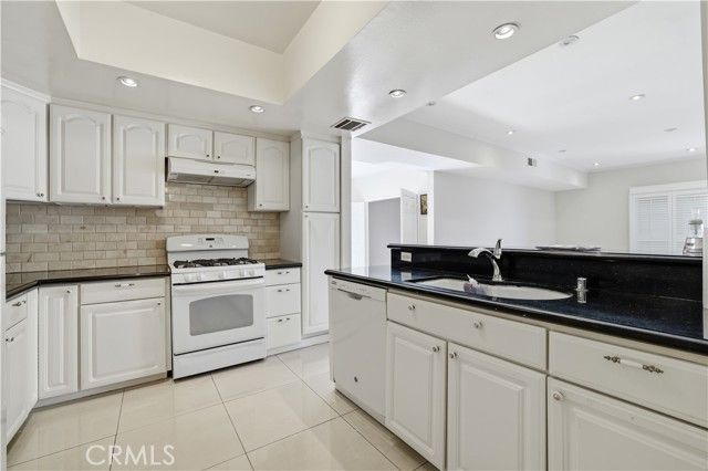 1338 Amherst 102, Los Angeles, CA 90025