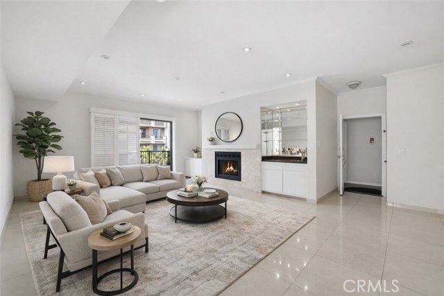 1338 Amherst 102, Los Angeles, CA 90025