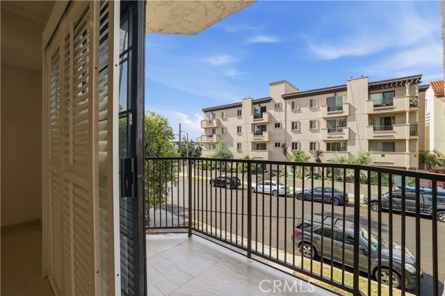 1338 Amherst 102, Los Angeles, CA 90025