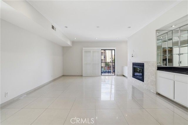 1338 Amherst 102, Los Angeles, CA 90025