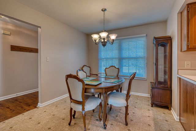 5830 Oak Ridge Drive, Evansville, IN 47711