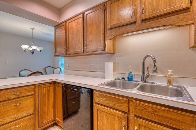 5830 Oak Ridge Drive, Evansville, IN 47711