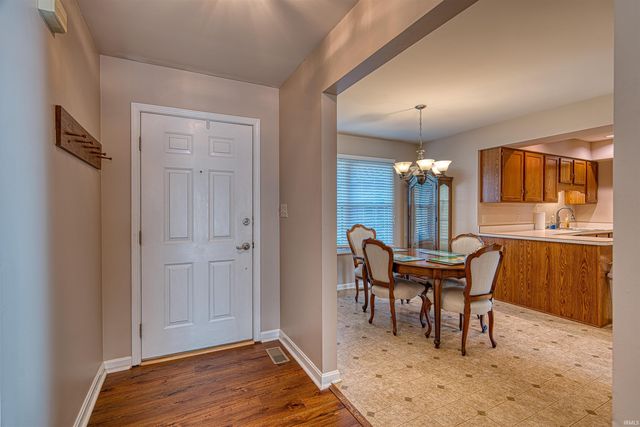 5830 Oak Ridge Drive, Evansville, IN 47711