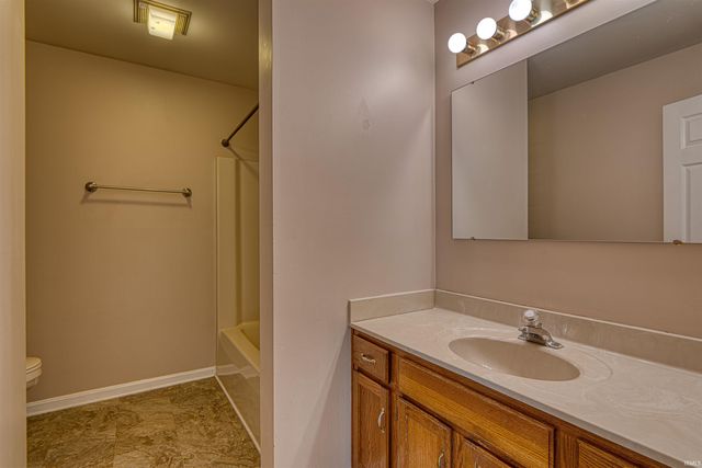 5830 Oak Ridge Drive, Evansville, IN 47711