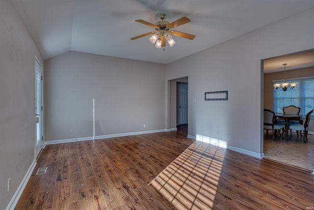 5830 Oak Ridge Drive, Evansville, IN 47711