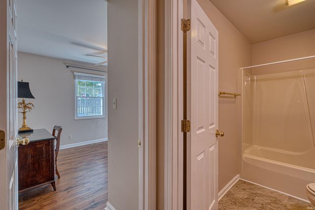 5830 Oak Ridge Drive, Evansville, IN 47711