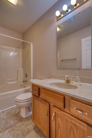 5830 Oak Ridge Drive, Evansville, IN 47711