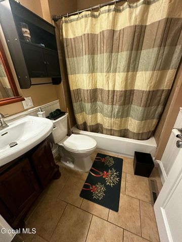 3760 Albany Street, Niskayuna, NY 12304