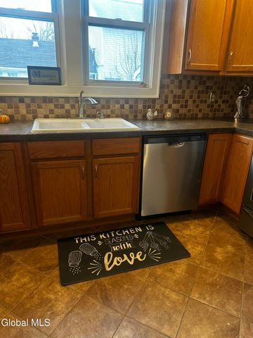 3760 Albany Street, Niskayuna, NY 12304