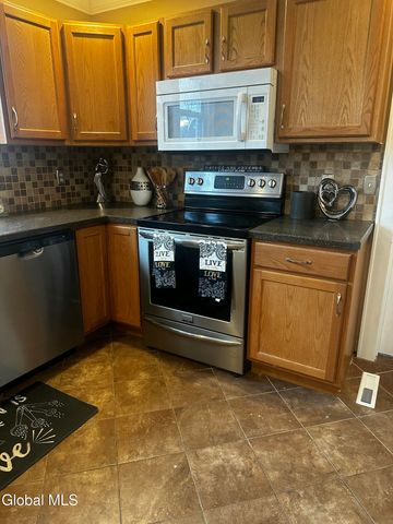 3760 Albany Street, Niskayuna, NY 12304