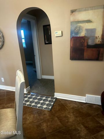 3760 Albany Street, Niskayuna, NY 12304