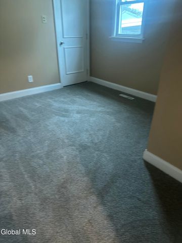 3760 Albany Street, Niskayuna, NY 12304