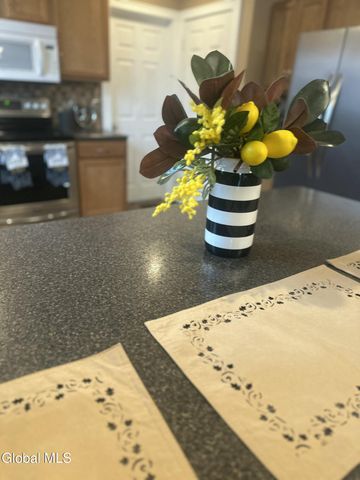 3760 Albany Street, Niskayuna, NY 12304