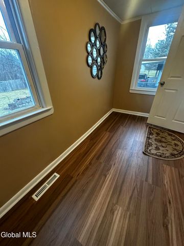 3760 Albany Street, Niskayuna, NY 12304