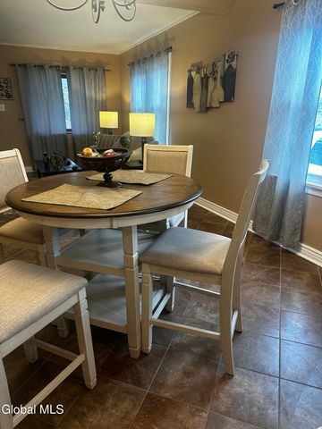 3760 Albany Street, Niskayuna, NY 12304