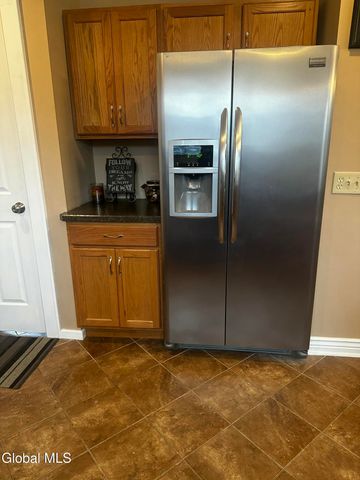 3760 Albany Street, Niskayuna, NY 12304