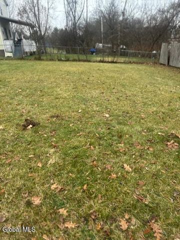 3760 Albany Street, Niskayuna, NY 12304