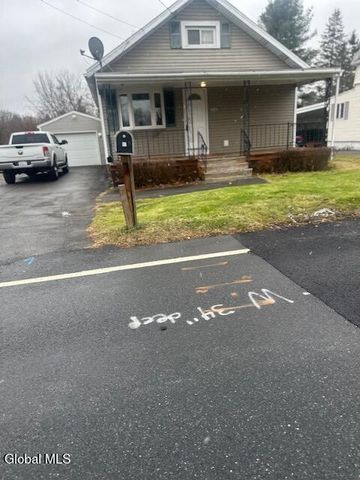 3760 Albany Street, Niskayuna, NY 12304