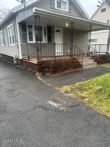 3760 Albany Street, Niskayuna, NY 12304