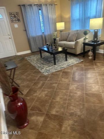 3760 Albany Street, Niskayuna, NY 12304