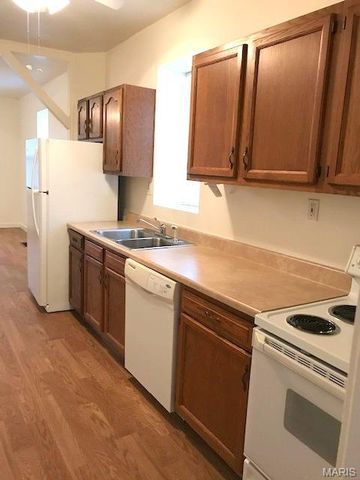 120 W 7th Street, O'fallon, IL 62269