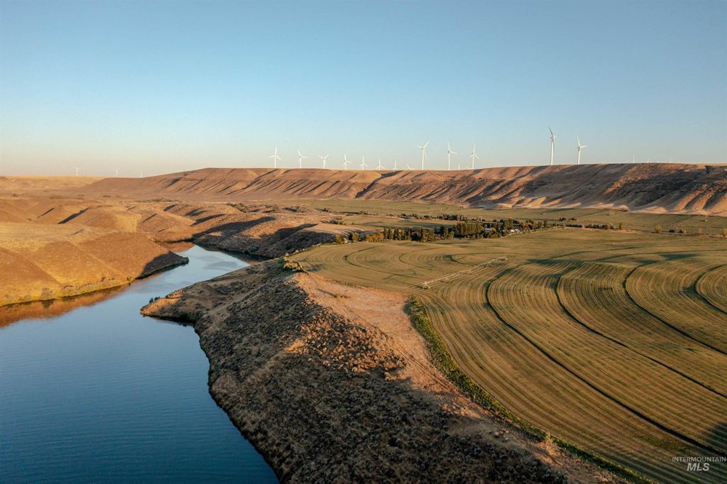 14400 E. Shoestring Rd., Bliss, ID 83314 photo 2