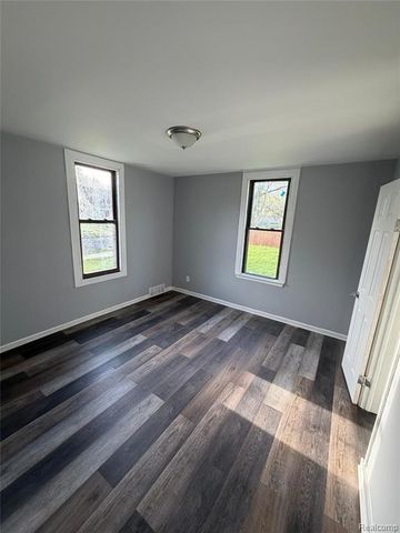 19294 Houghton Street, Detroit, MI 48219