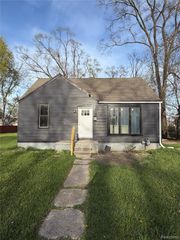 19294 Houghton Street, Detroit, MI 48219