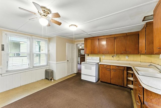 112 Grape St, Chicopee, MA 01013