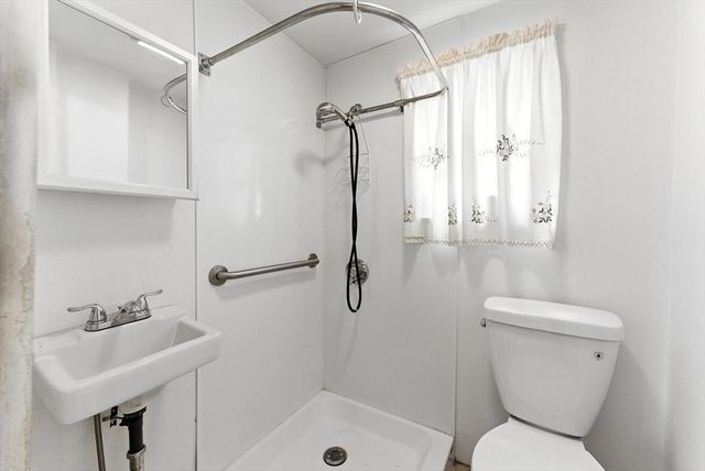 112 Grape St, Chicopee, MA 01013