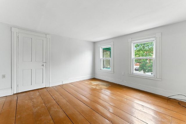 112 Grape St, Chicopee, MA 01013
