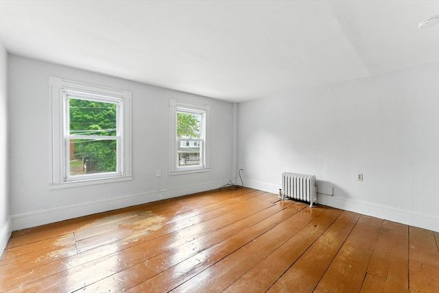 112 Grape St, Chicopee, MA 01013