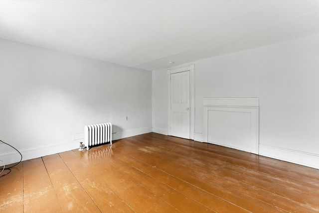 112 Grape St, Chicopee, MA 01013