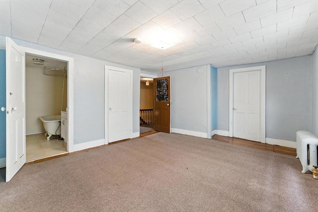 112 Grape St, Chicopee, MA 01013